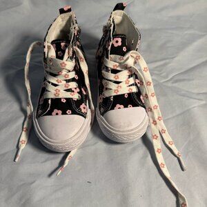 LITTLE GIRL  FLOWER TENNIS SHOES SIZE:9